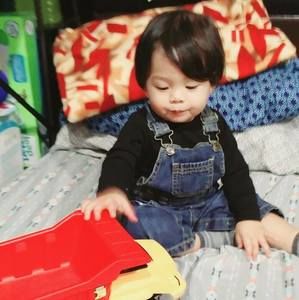 Meet your Posher, Krizia nicole